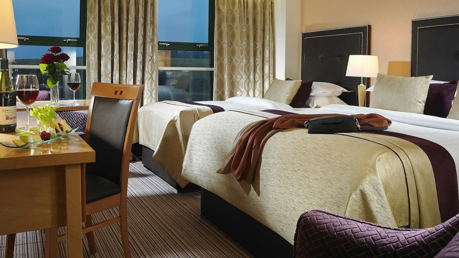 Westport Coast Hotel