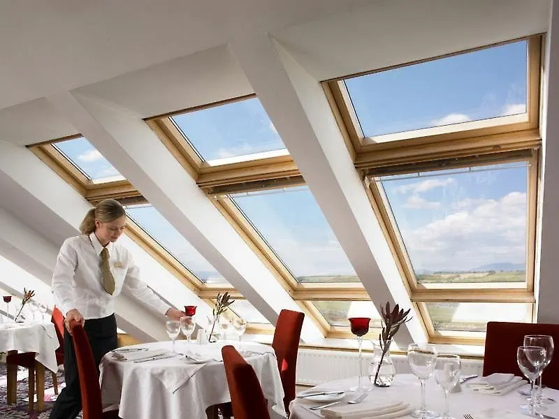 Westport Coast Hotel